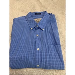 St Johns Bay: Blue checkered dress shirt